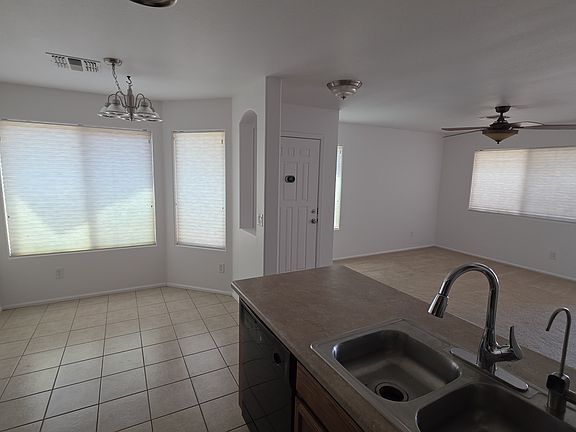 3rd image of 858 W Mesquite Tree Ln
