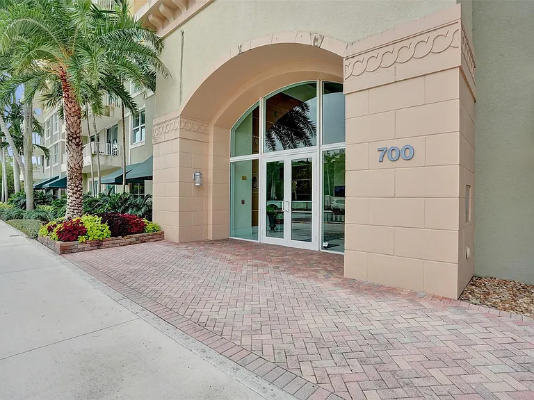 700 E Boynton Beach Blvd #406 — Photo 32