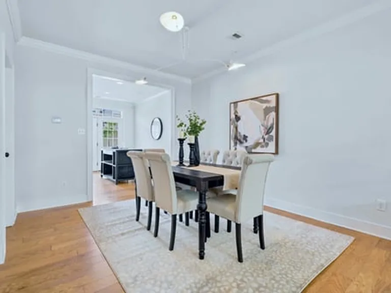 607 W Mulberry St — Photo 3
