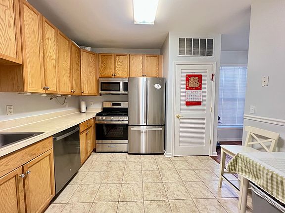 Kitchen w/ New Stainless Steel Appliances