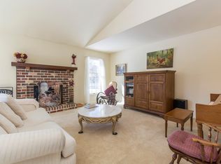 126 Gwynmont Dr, North Wales, PA 19454