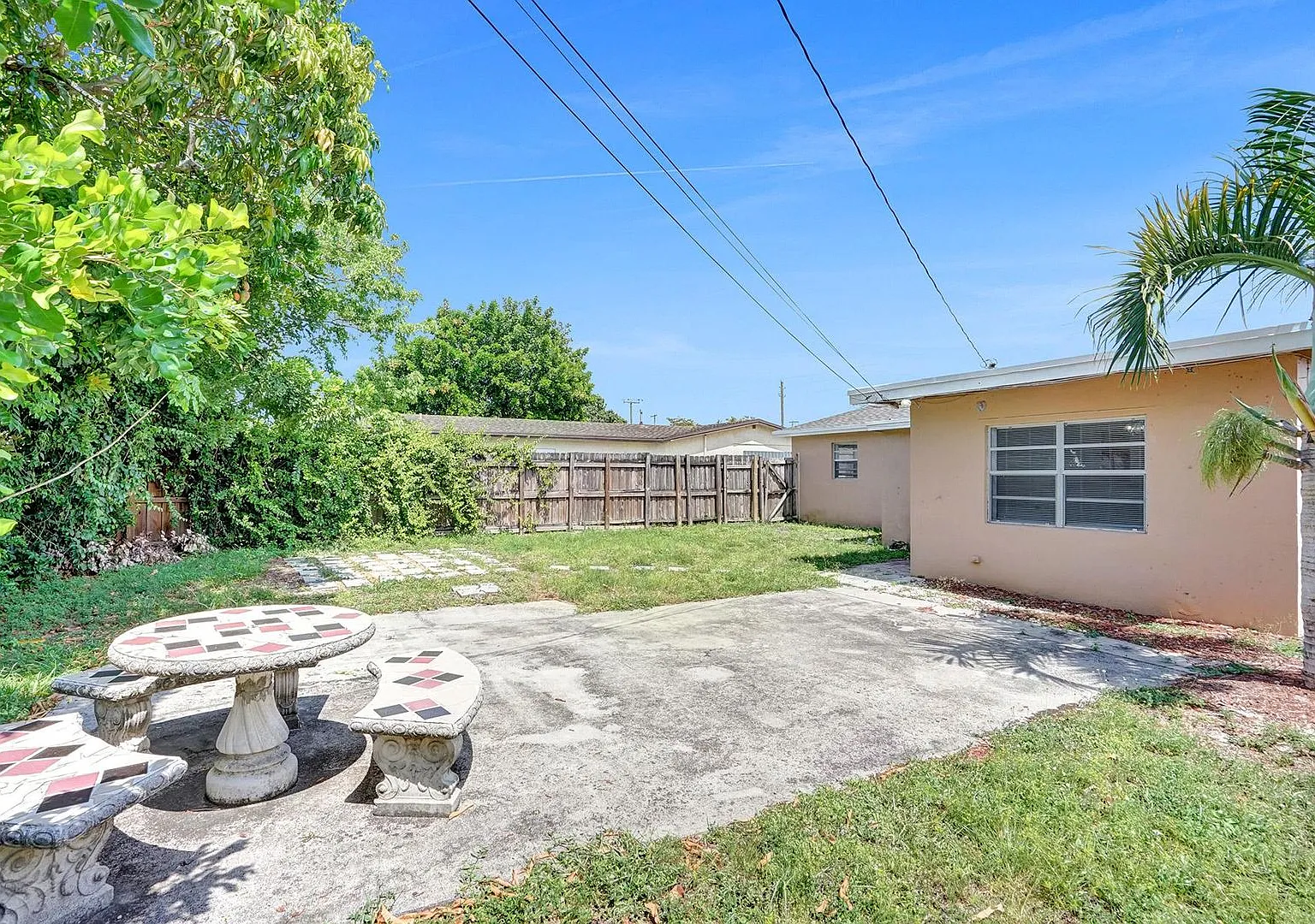 7741 NW 33 Street — Photo 3