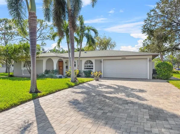 3396 Walnut St NE, Saint Petersburg, FL 33704