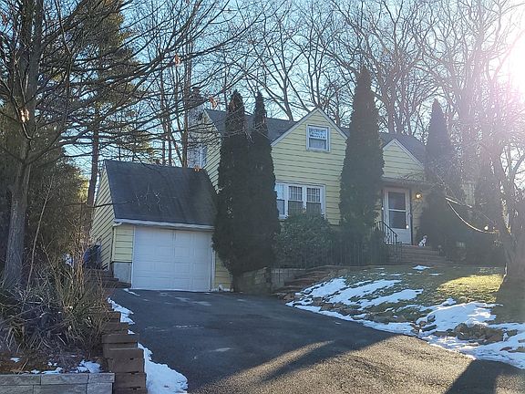 3rd image of 44 Lenox Ter