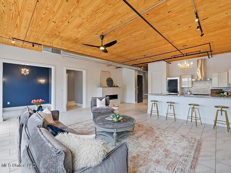145 Republic St — Photo 4