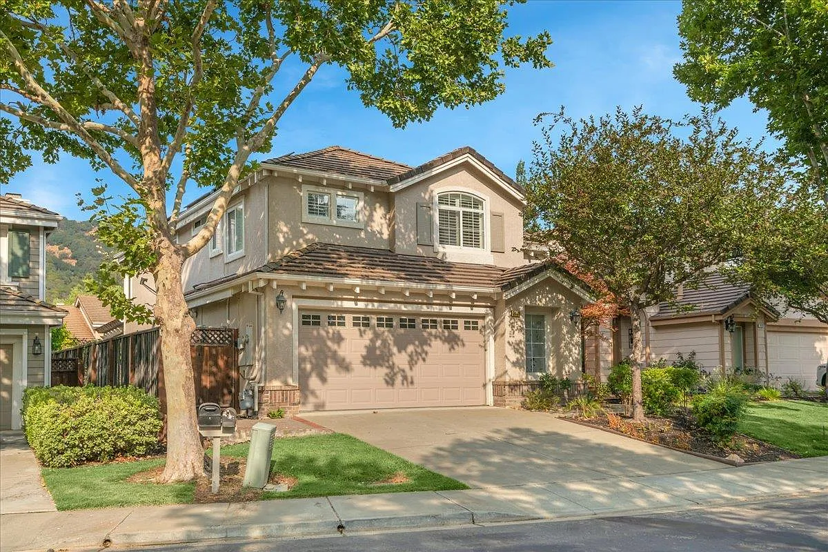 2420 Tapestry Way photo 1