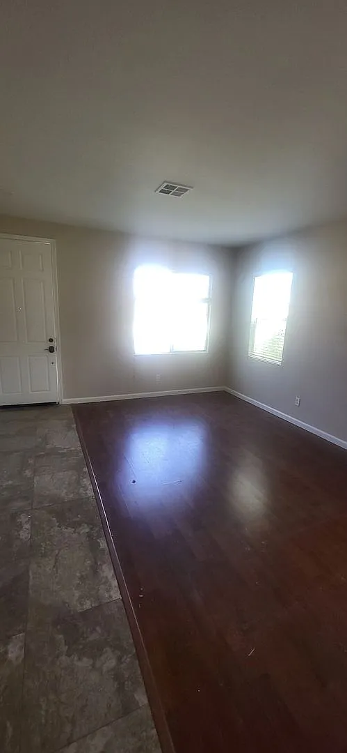 6 Bedroom, 3.5 Bath, 3 Car Garage in Wonderful Menifee Neighborhood — Photo 3