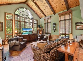 259 Hollis Rd, Lunenburg, MA 01462