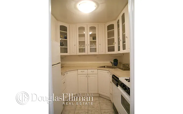 Rented by Douglas Elliman | media 1