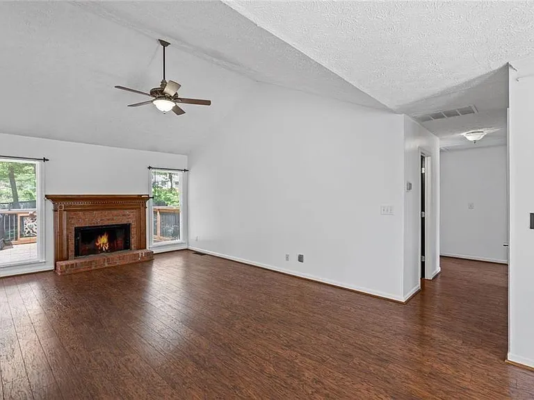 4240 Sugar Mill Dr — Photo 5