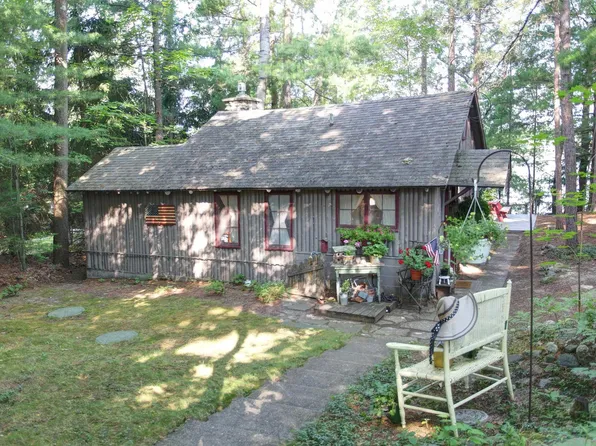 2701 Crescent Shores Dr, Traverse City, MI 49685