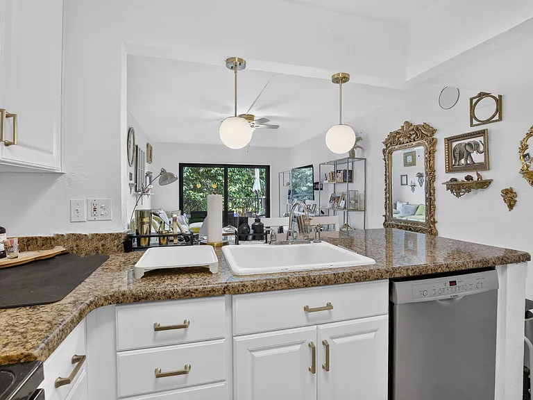 900 River Reach Dr #522 — Photo 3