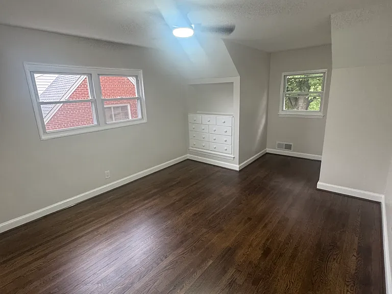 5603 Newton St — Photo 2