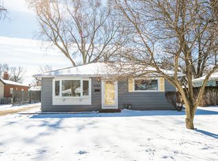 3725 Bluebird Ln, Rolling Meadows, IL 60008