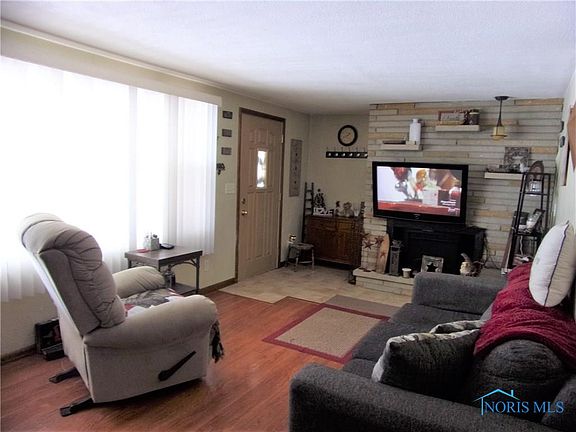 5th image of 353 Seneca Dr