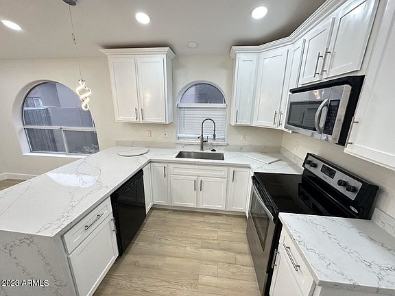 4th image of 4507 E Verbena Dr