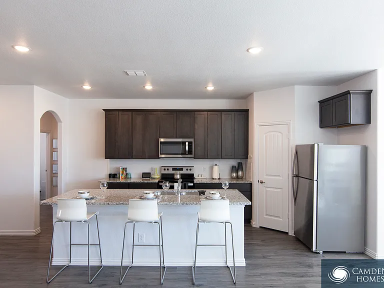 218 Rutgers Ave — Photo 1