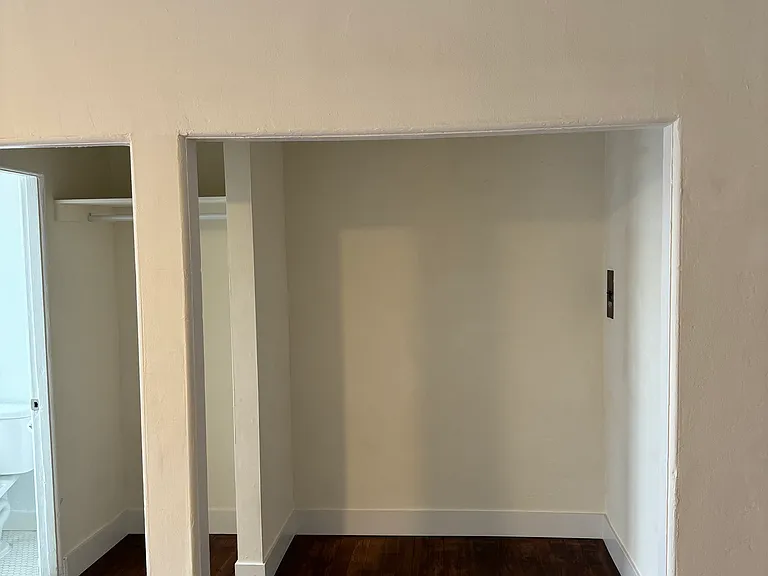 2300 Bellevue Ave #4 — Photo 4