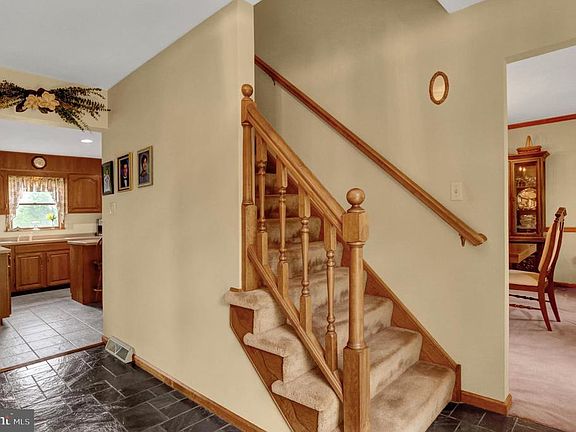 5th image of 15 Estates Dr
