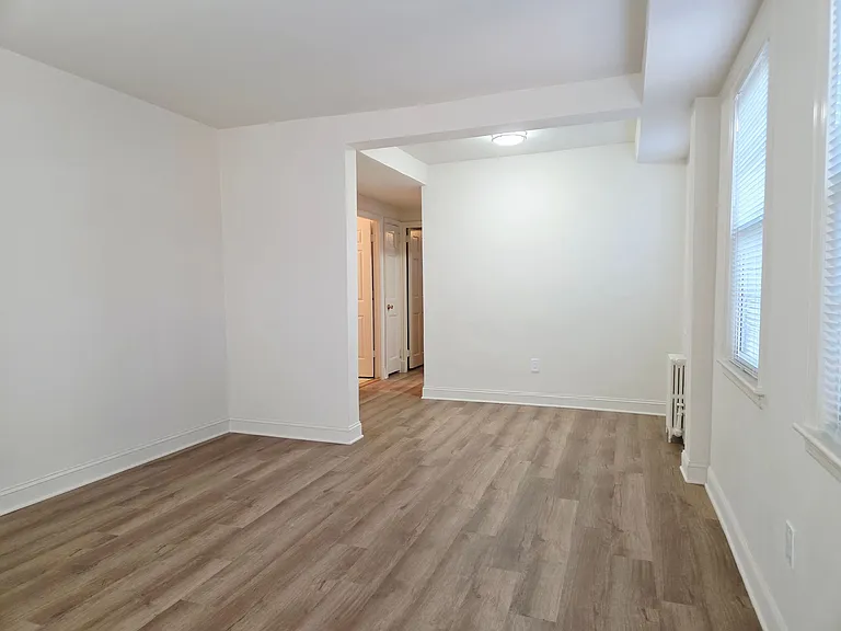 Glendale Apartments — Photo 23