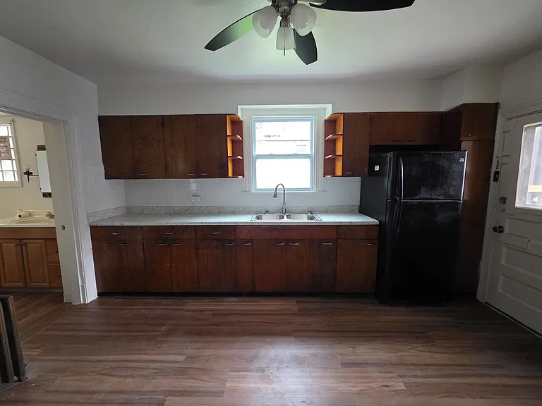 703 Waddell Ave — Photo 8