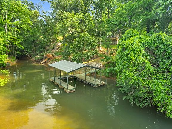 2nd image of 214 New Salem Dr