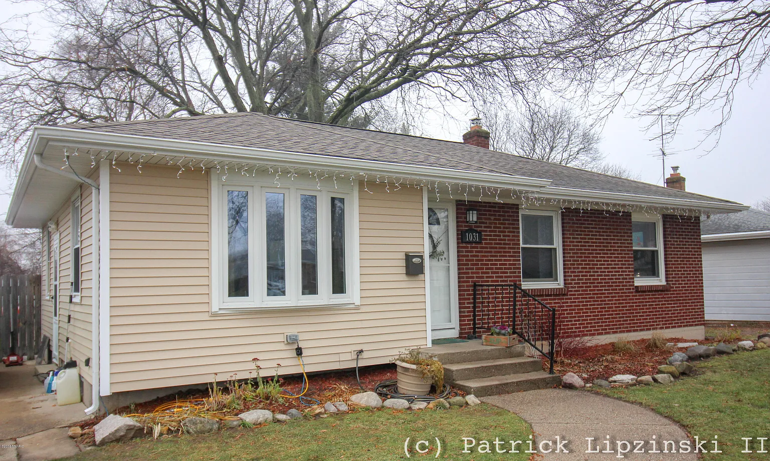 1031 Truxton Ave NE photo 1