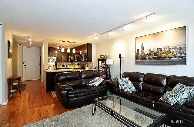 1960 N Lincoln Park West Ave #1111 — Photo 1