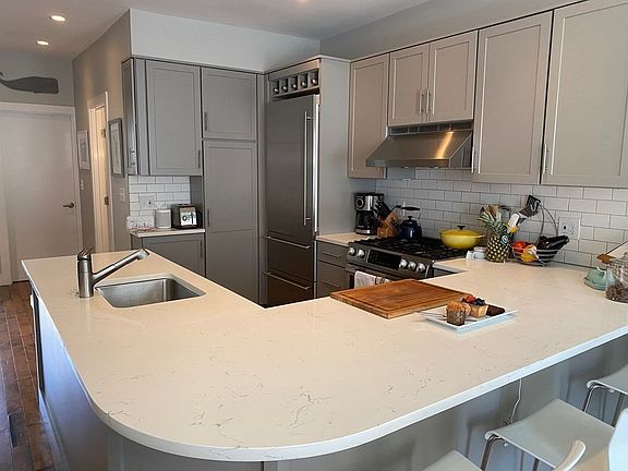 5th image of 103 Bartlett St #1