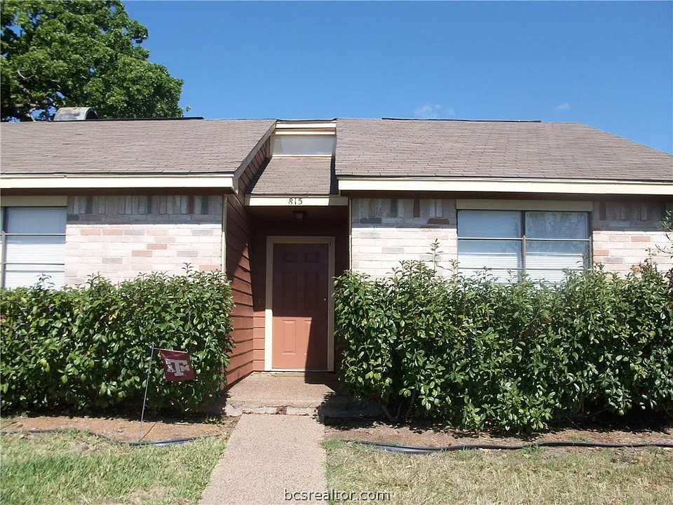 815 Camellia Ct