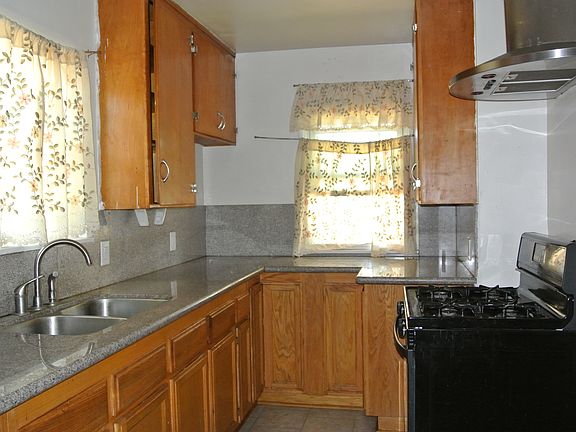 2nd image of 1215 Lancewood Ave