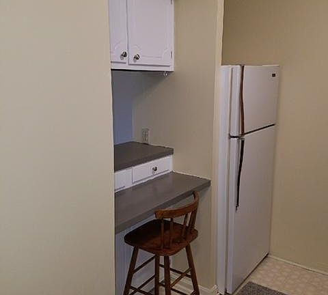 2nd image of 1924 Goldsmith Ln #57-4