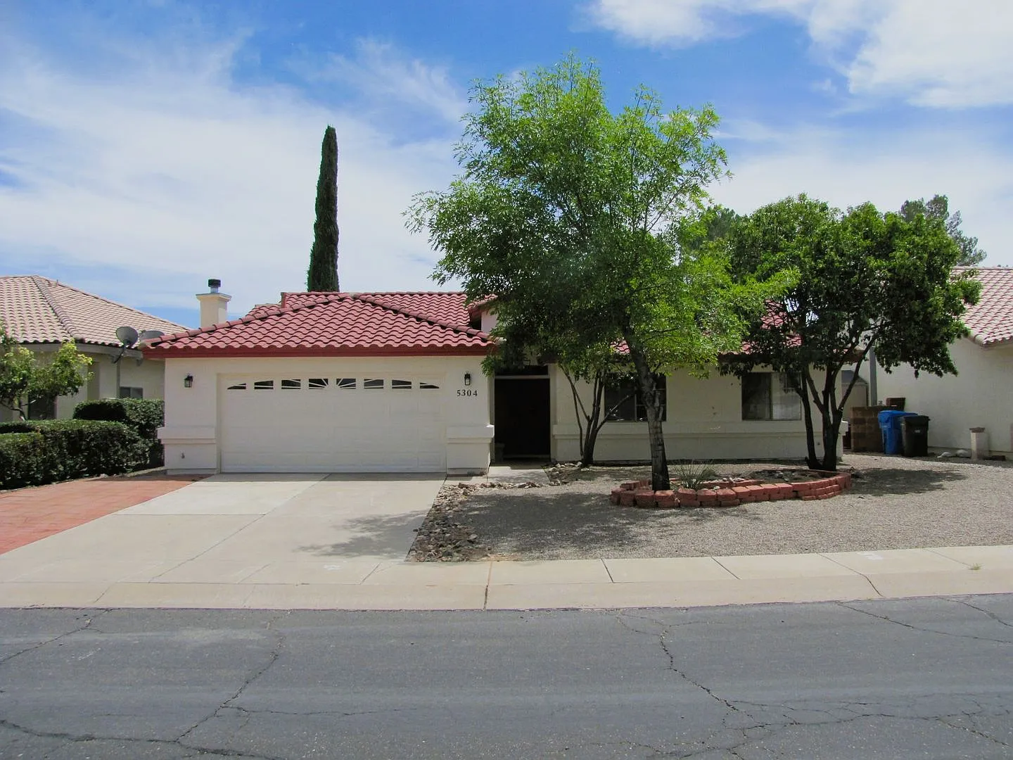 3BR/2BA/2CG, 1564 sq.ft. home in Mesa Verde subdivision centrally located in Sierra Vista, AZ — Photo 1