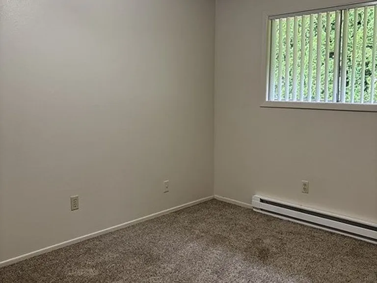 3880 Auburn Rd NE — Photo 8