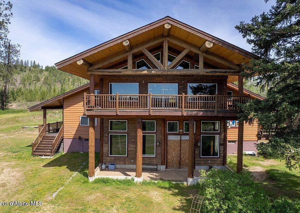 1st image of 784 Twin Rivers Rd