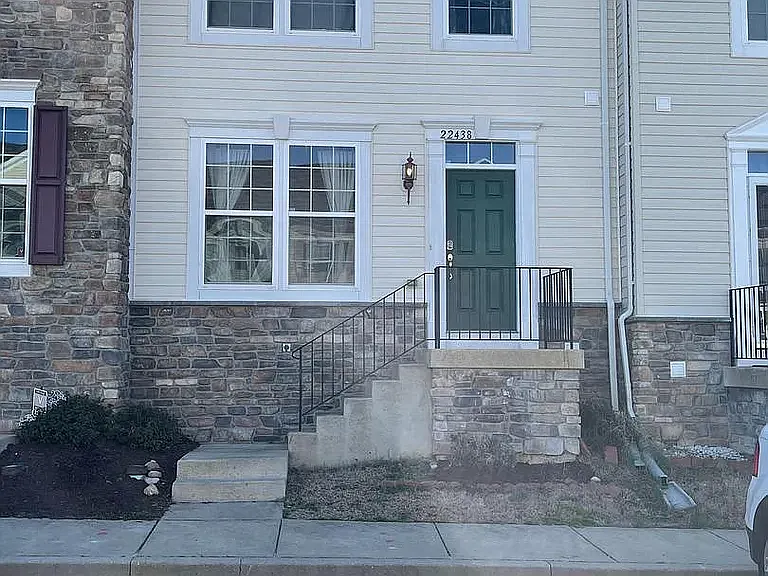4 bed, 3.5 bath, 1680 sqft, $2,500 — Photo 1