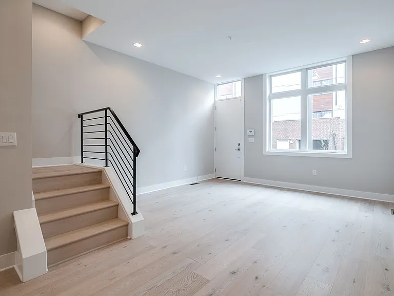 326 Fairmount Ave — Photo 8