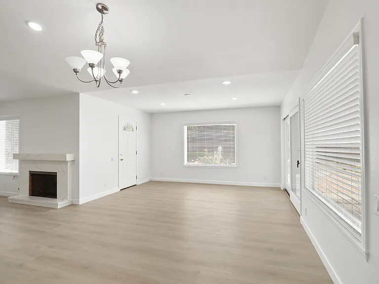 2806 Montellano Ave — Photo 3