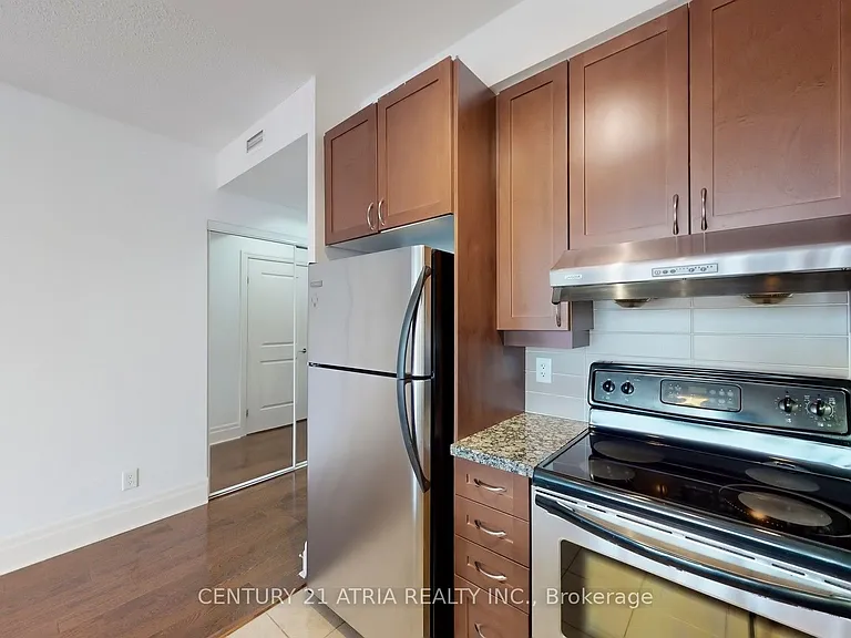 57 Upper Duke Cres #311D — Photo 24