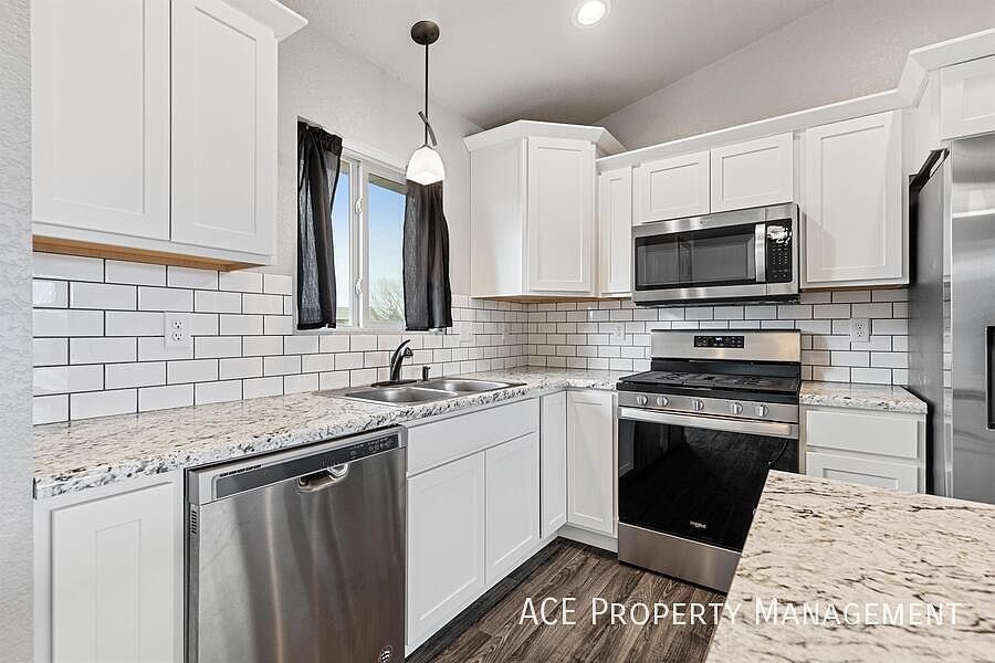 1st image of 653 Rachel Ln