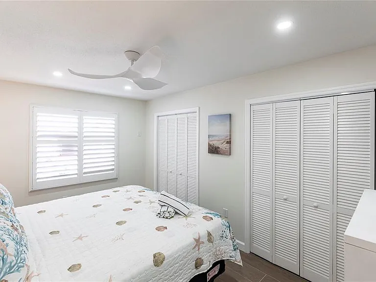 6020 Midnight Pass Rd #29 — Photo 10