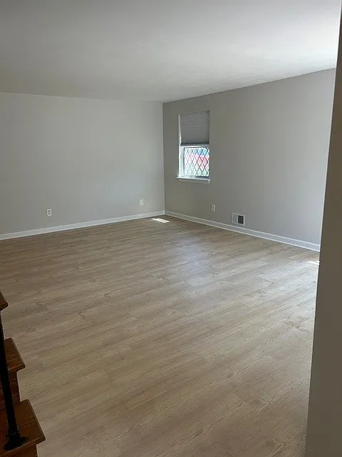 2 bed, 1.5 bath, 1300 sqft, $1,550 — Photo 3