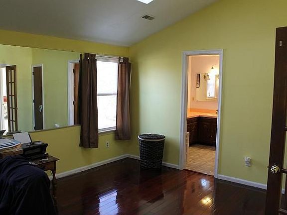 4th image of 107 Jenness Ln
