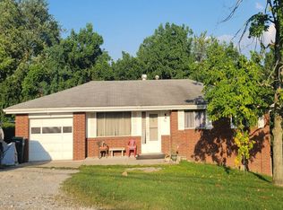 647 Longvue Dr, Houston, PA 15342
