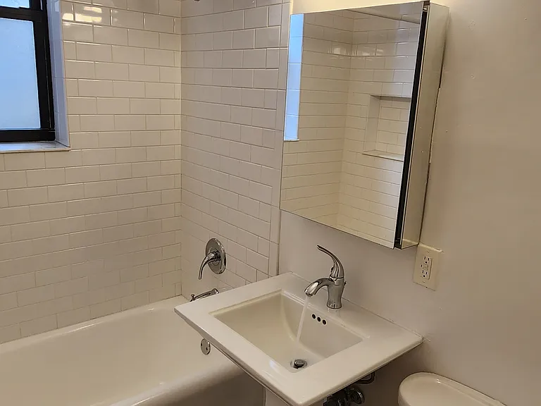 111 Garrison Avenue — Photo 7