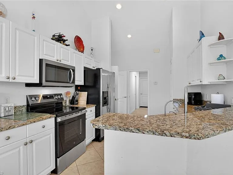 576 Briarwood Blvd — Photo 8
