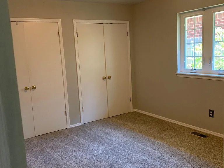 Middle Bedroom