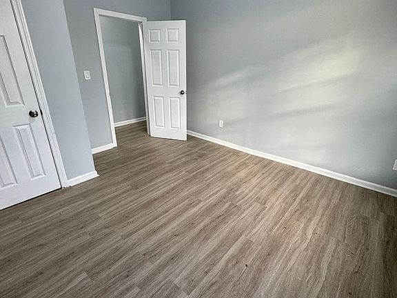 4th image of 411-425 E Main St #1