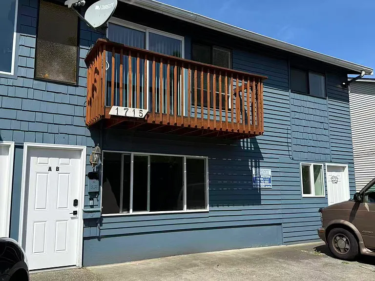 1715 16th Ave S #B — Photo 4