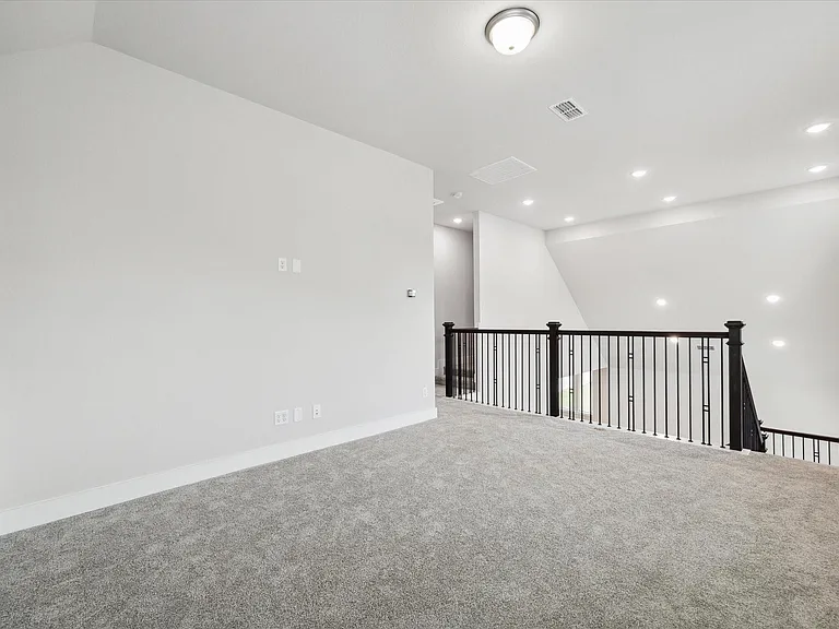 2418 Russet Forest Dr — Photo 23